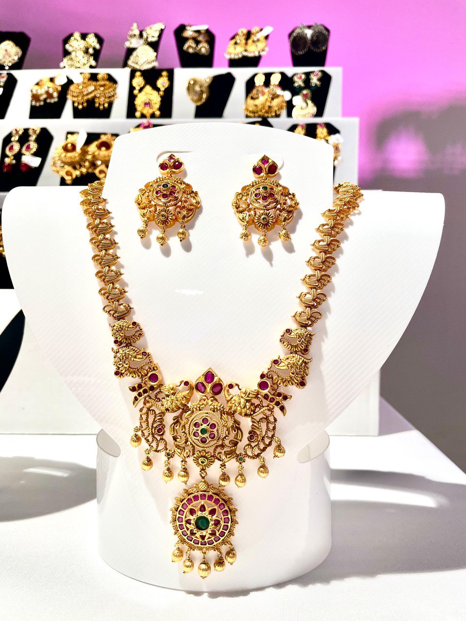 Divine Grandeur Necklace Set