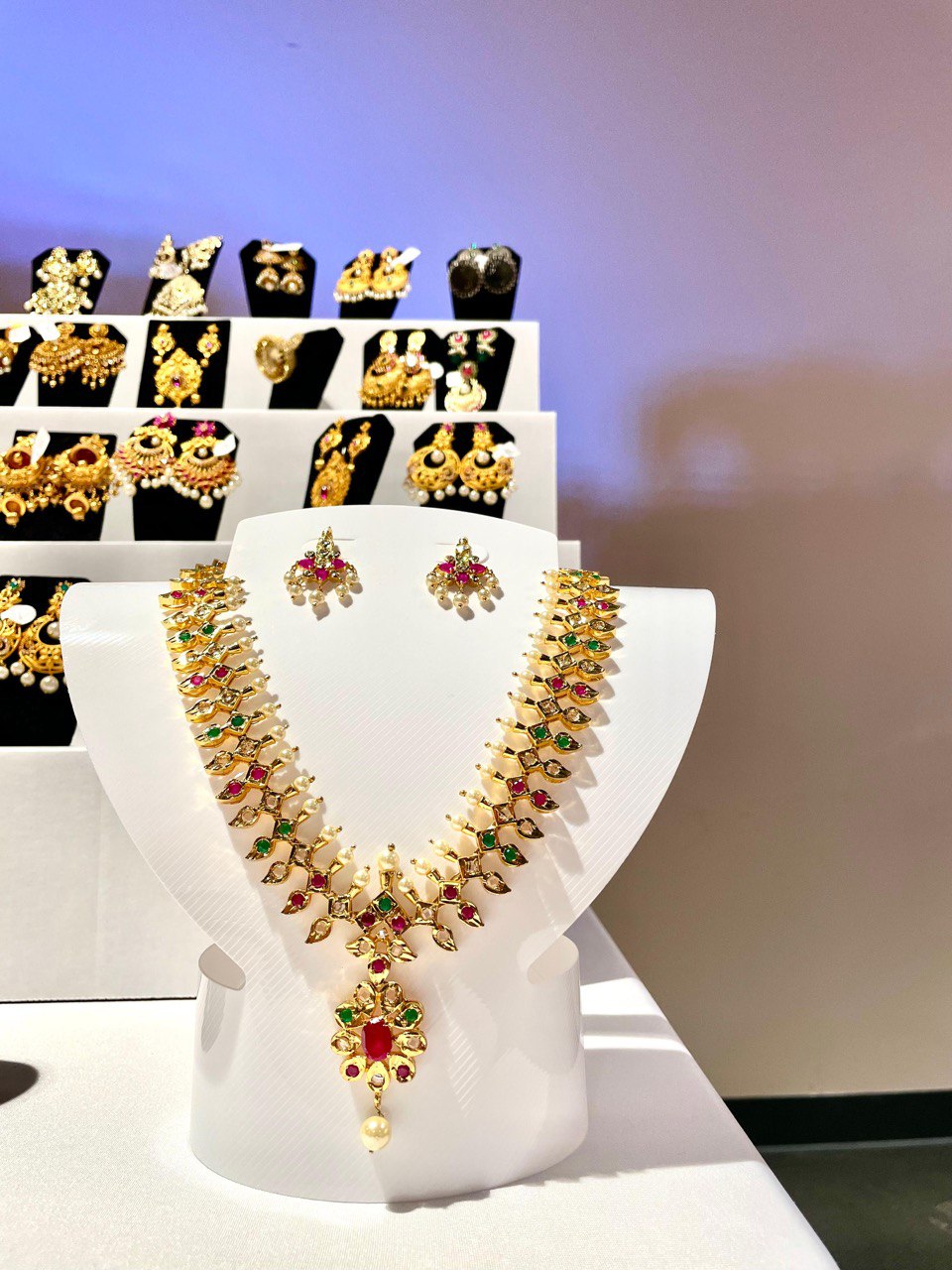 Regal Ruby & Emerald Heritage Necklace Se