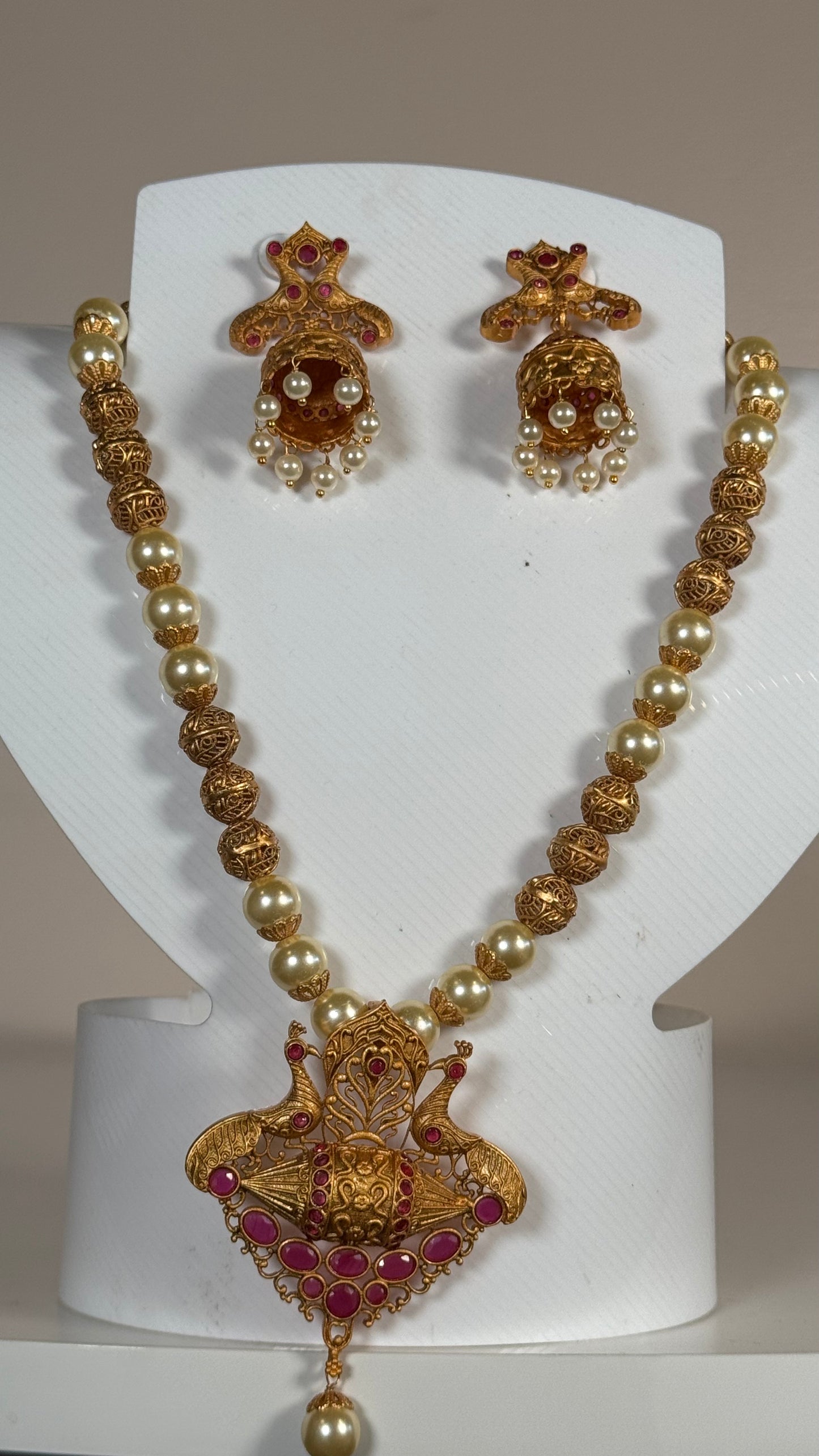 Pearl Regal Red Pendant Necklace Set