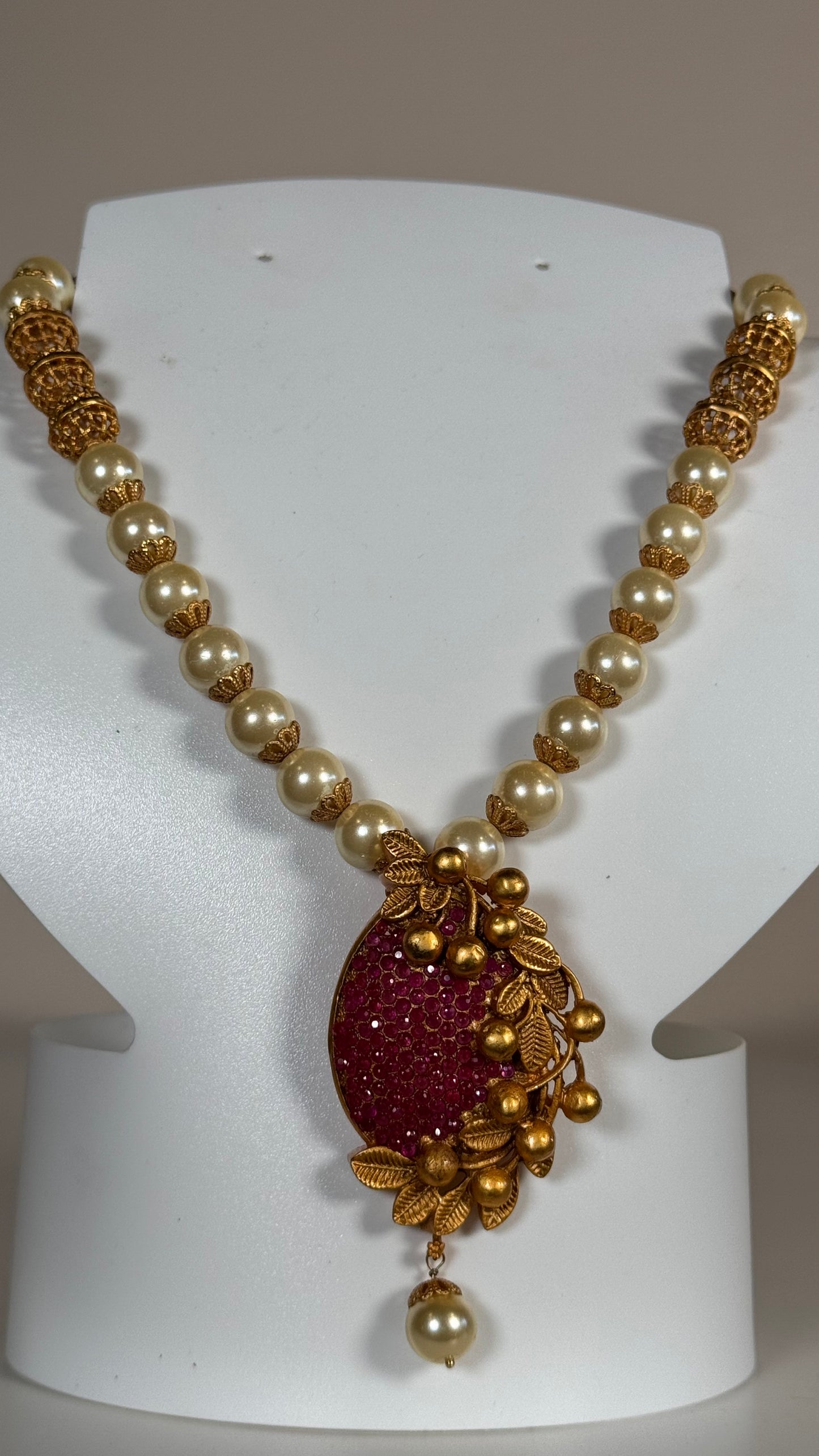 Pearl Elegance Necklace