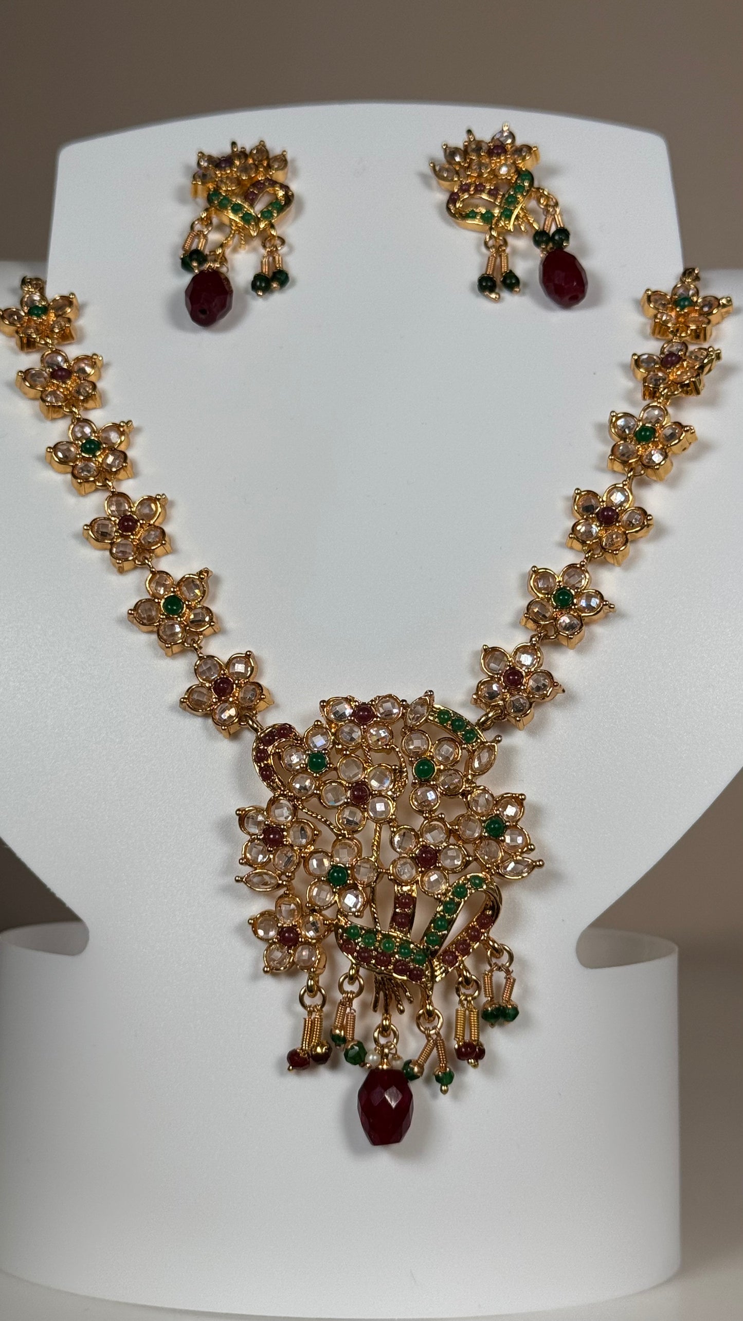 Floral Gemstone Elegance Necklace Set