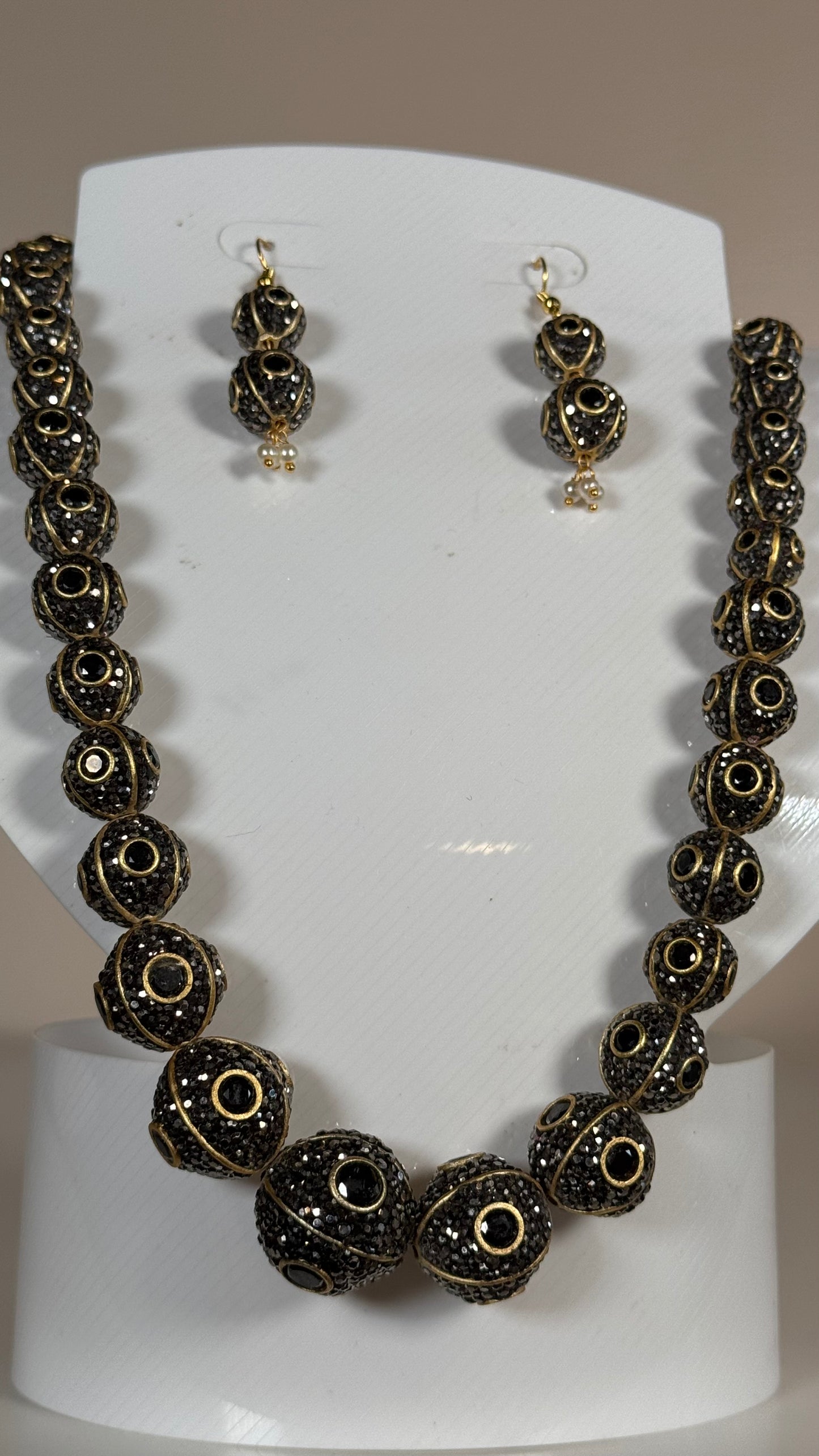 Black Gold Bead Necklace Set
