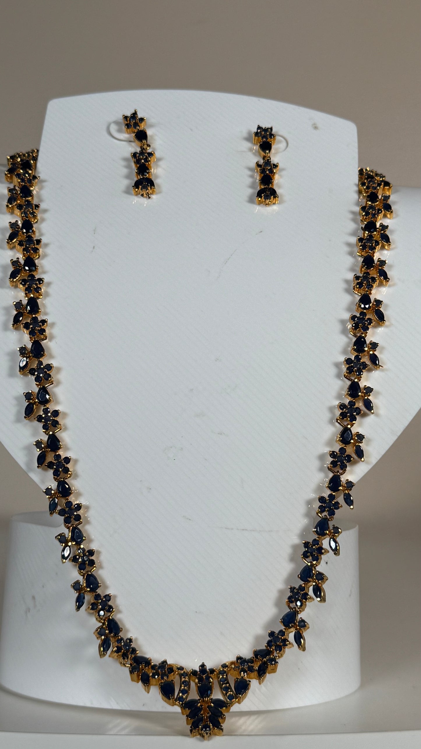 Floral black Motif Necklace