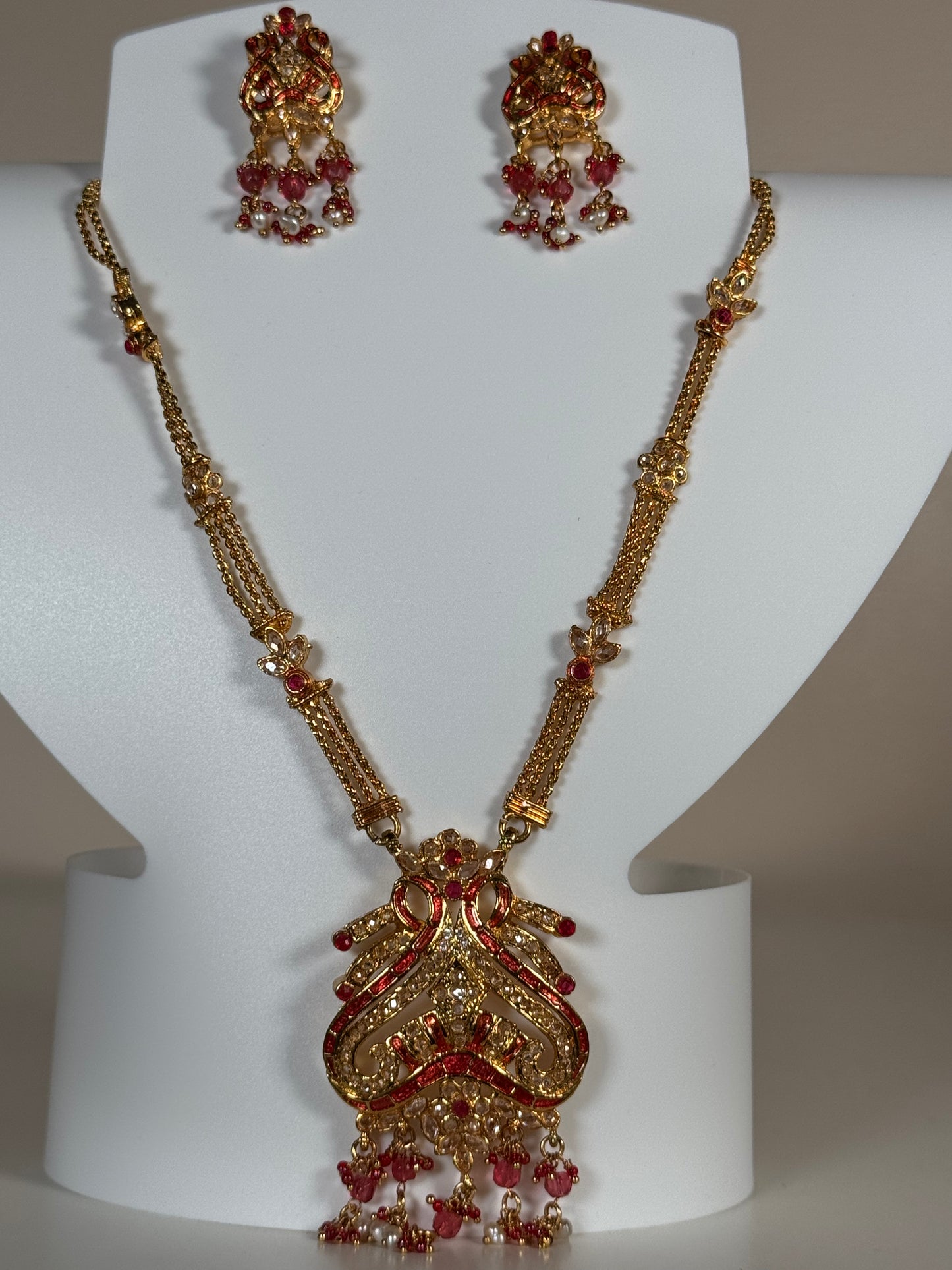 Elegant Red Gem Pendant Necklace Set