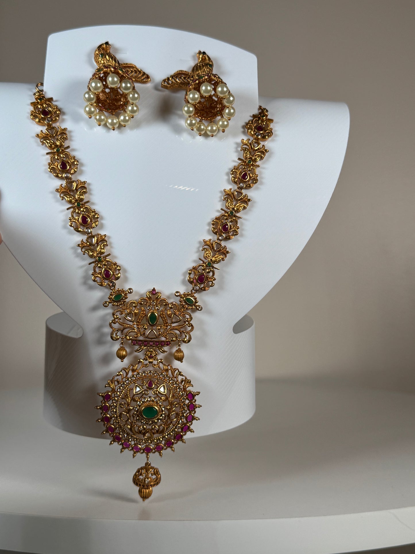 Regal Temple Pearl Necklace Set
