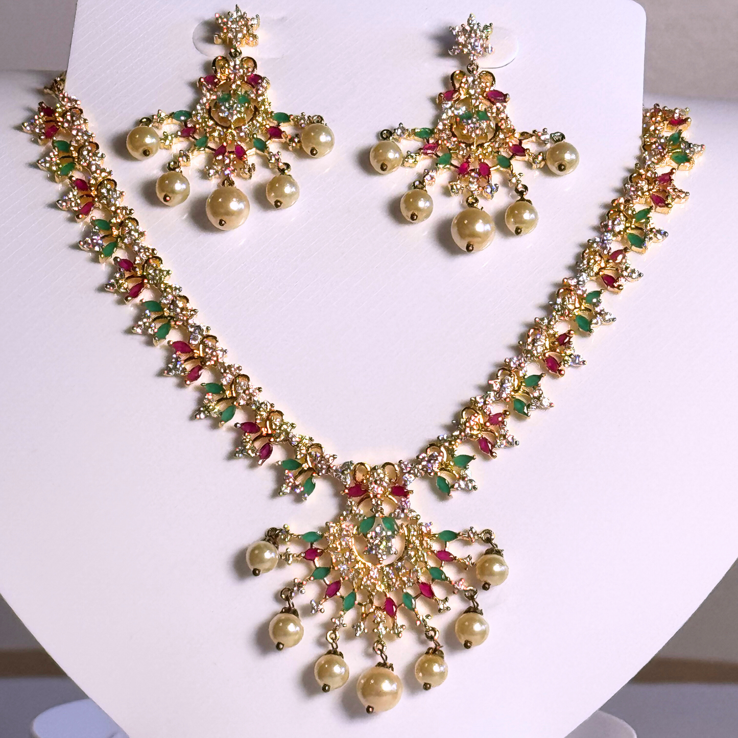 Floral Pearl Gem Necklace Set