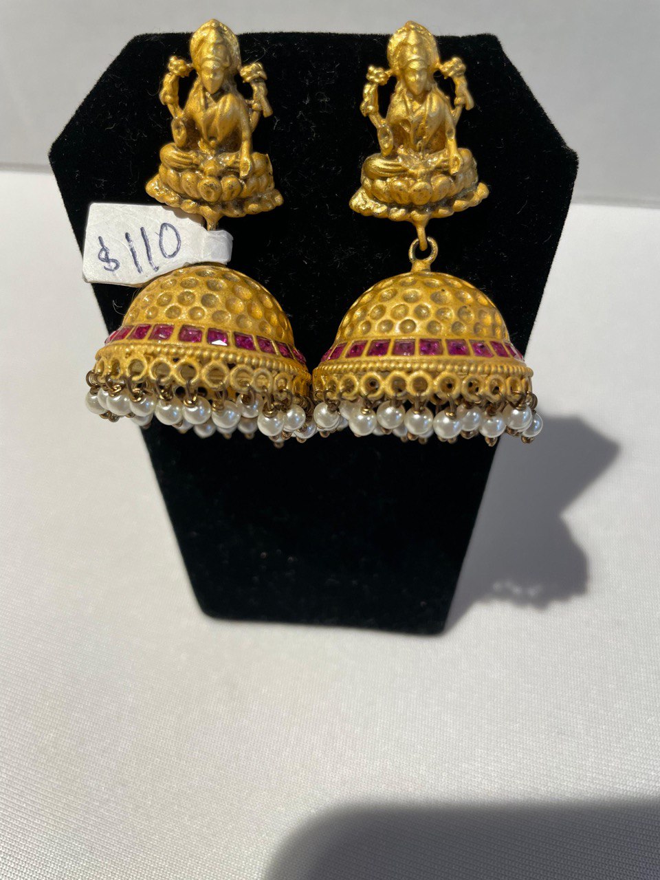 Matte finish pink-pearl lakshmi jhumkka Earring