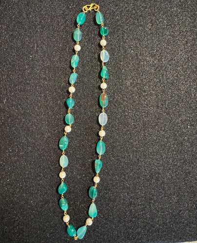 Emerald Glow Beaded Necklace